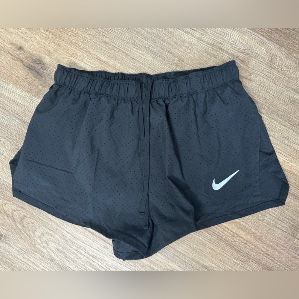 Nike men’s Fast 2” short size small